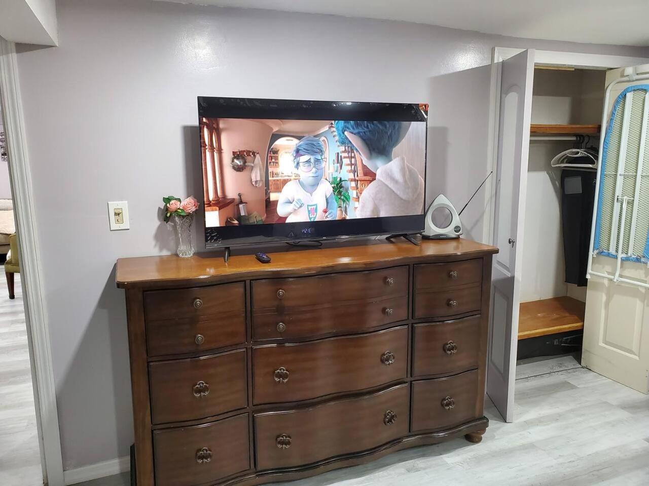 Lovely 2 Bedroom Apartment With 2 Entrance And Parking Нью-Йорк Екстер'єр фото