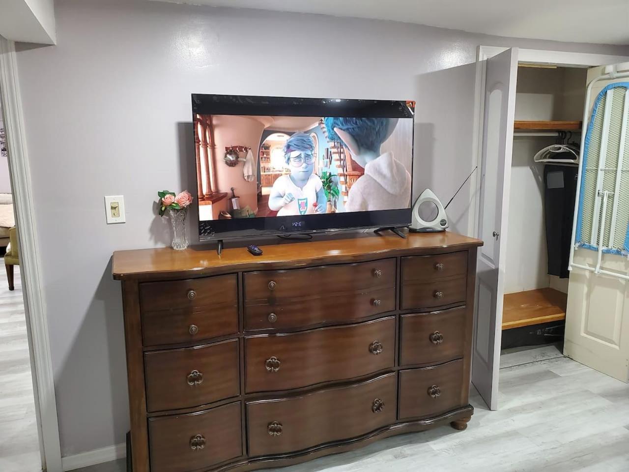 Lovely 2 Bedroom Apartment With 2 Entrance And Parking Нью-Йорк Екстер'єр фото
