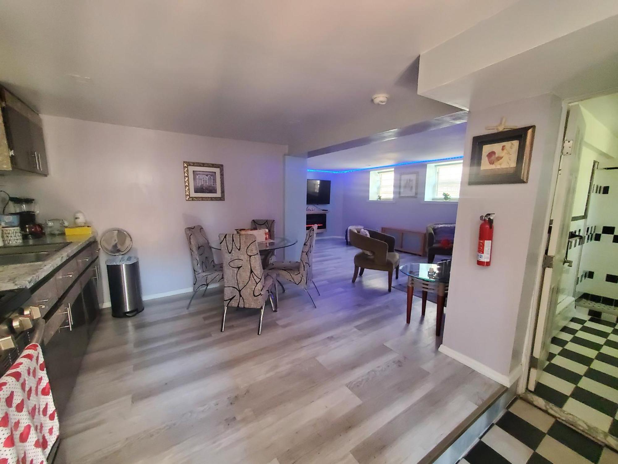 Lovely 2 Bedroom Apartment With 2 Entrance And Parking Нью-Йорк Екстер'єр фото